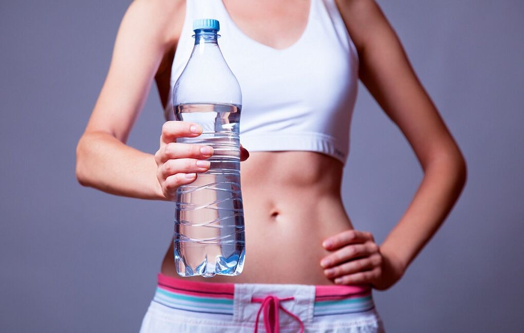 In order to effectively lose weight, you need to consume enough water